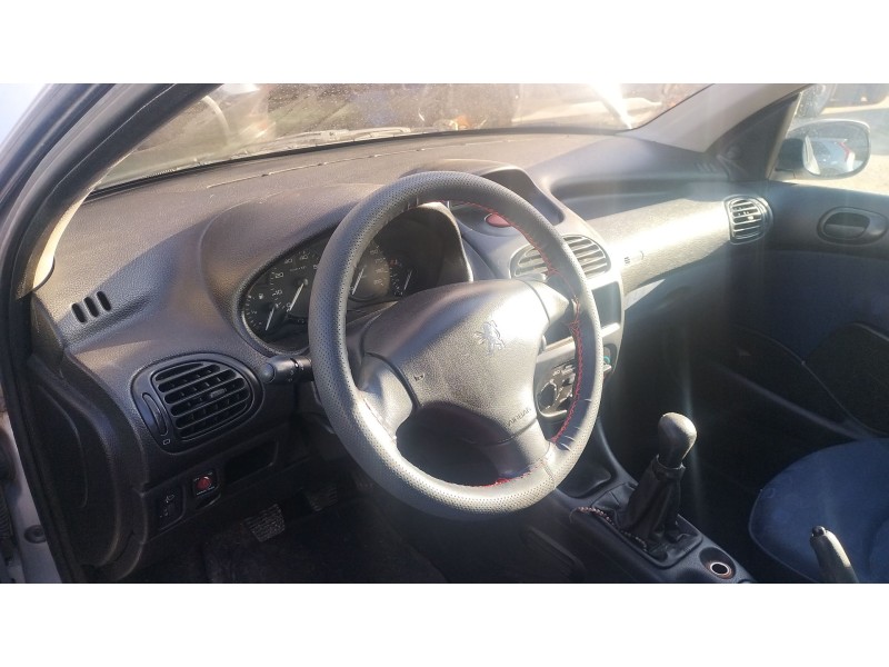 Recambio de salpicadero para peugeot 206 hatchback (2a/c) 1.4 i referencia OEM IAM 8203RJ  