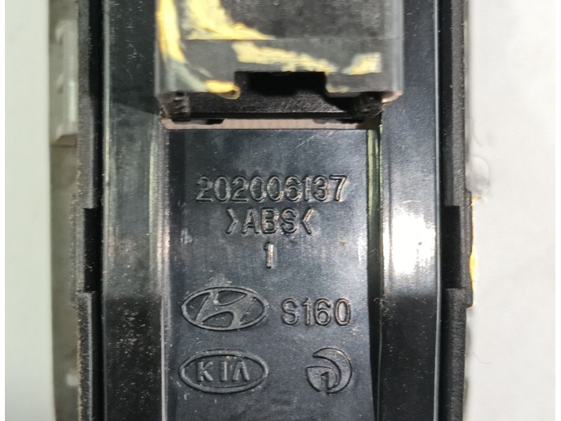 Recambio de mando elevalunas trasero izquierdo para kia carnival ii (gq) 2.9 crdi referencia OEM IAM   