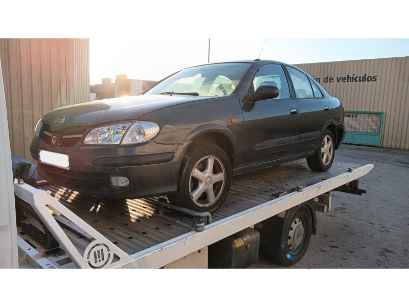 nissan almera ii (n16) del año 2000