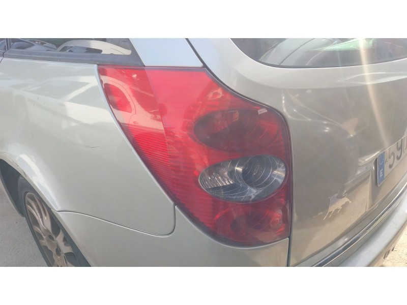 Recambio de piloto trasero izquierdo para renault laguna ii grandtour (kg0/1_) 1.9 dci (kg0g) referencia OEM IAM 8200002473  