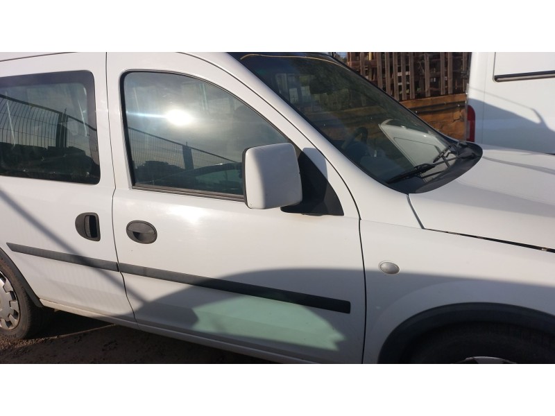 Recambio de puerta delantera derecha para opel combo tour 1.3 cdti 16v referencia OEM IAM   