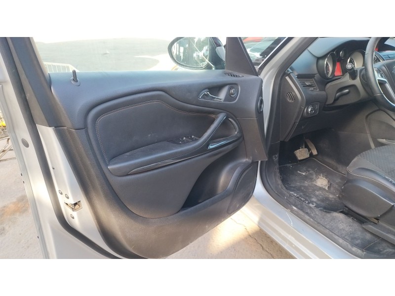 Recambio de guarnecido puerta delantera izquierda para opel zafira tourer c (p12) 2.0 cdti (75) referencia OEM IAM   