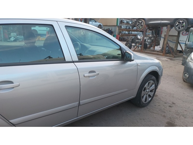 Recambio de puerta delantera derecha para opel astra h (a04) 1.6 (l48) referencia OEM IAM 13208422  