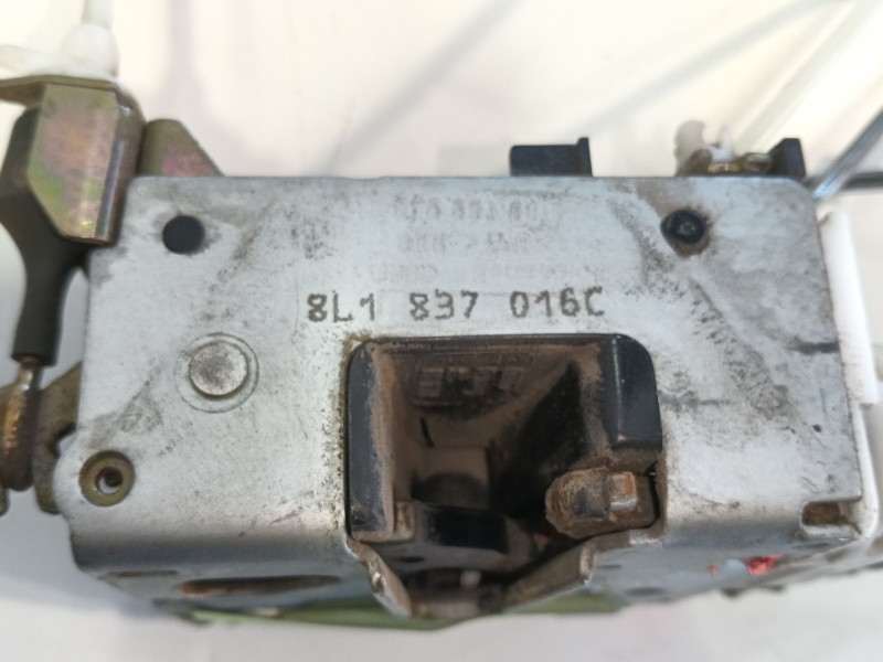 Recambio de cerradura puerta delantera derecha para audi a3 (8l1) 1.6 referencia OEM IAM 8L1837016D  