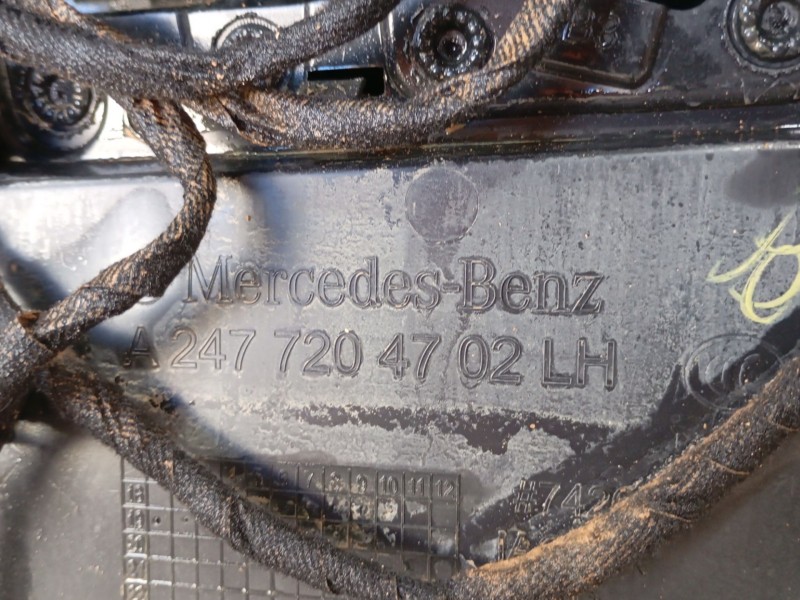 Recambio de guarnecido puerta delantera izquierda para mercedes-benz glb (x247) glb 200 d (247.612) referencia OEM IAM  A2477204