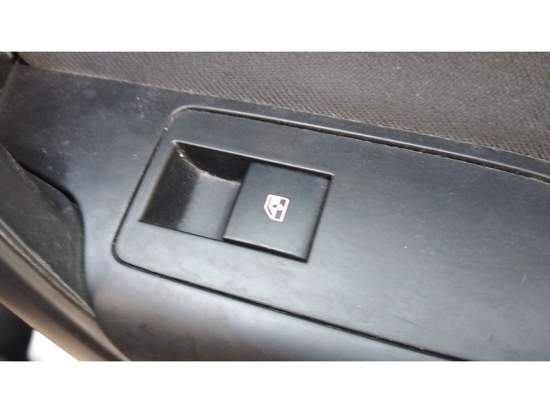 Recambio de mando elevalunas trasero derecho para opel insignia a (g09) 2.0 cdti (68) referencia OEM IAM 13301888  