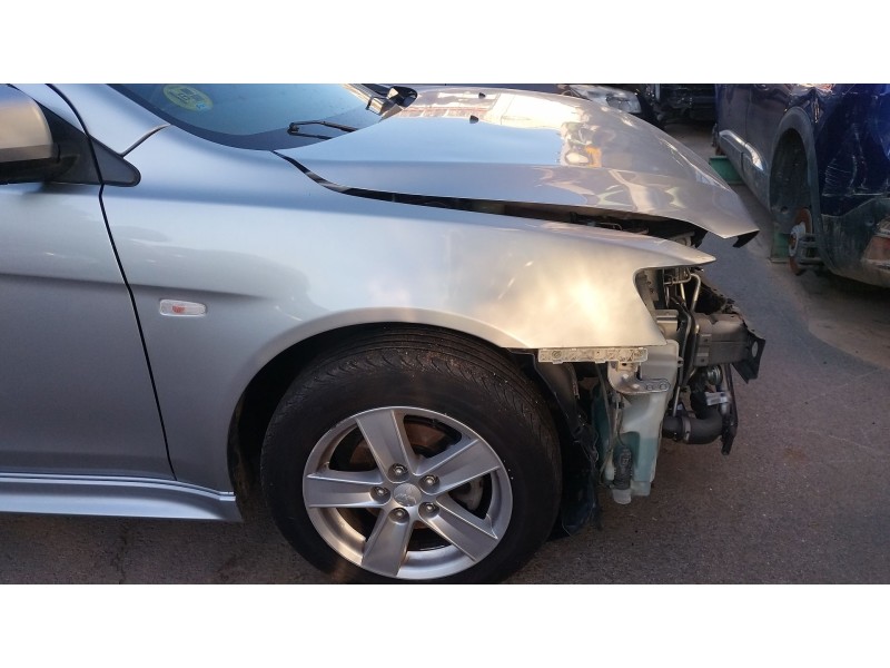 Recambio de aleta delantera derecha para mitsubishi lancer viii (cy_a, cz_a) 2.0 di-d (cy8a) referencia OEM IAM 5220G042  