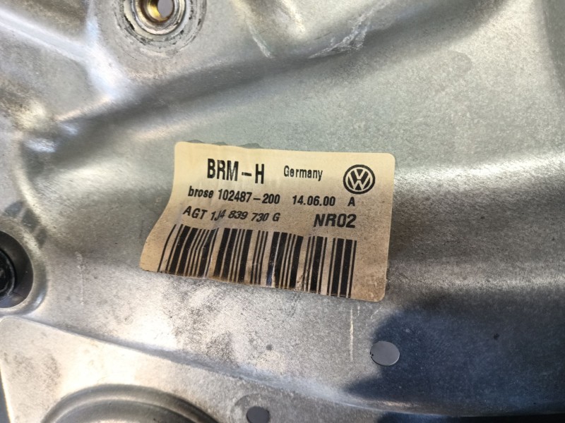 Recambio de elevalunas trasero derecho para volkswagen golf iv (1j1) 1.9 tdi referencia OEM IAM 1J4839462F  