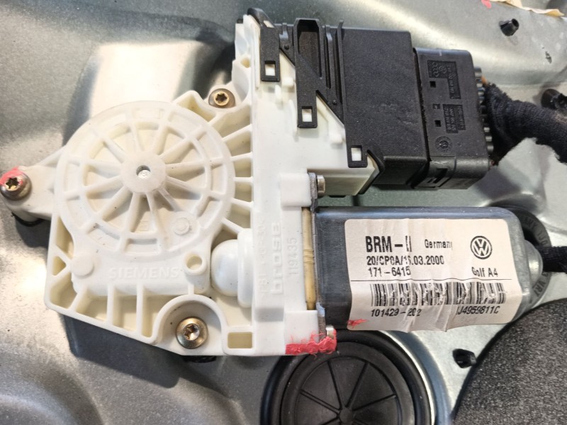 Recambio de elevalunas trasero izquierdo para volkswagen golf iv (1j1) 1.9 tdi referencia OEM IAM 1J4839462F  