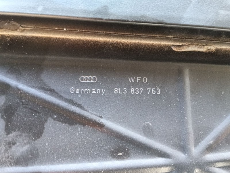 Recambio de elevalunas delantero izquierdo para audi a3 (8l1) 1.6 referencia OEM IAM 8L3837461  