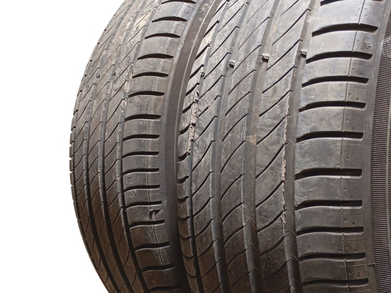 Recambio de neumatico para » otros... modelos referencia OEM IAM 235/55 R18 2 MICHELIN