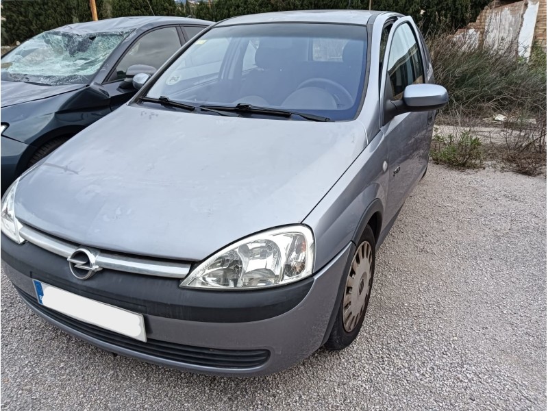 opel corsa c (x01) del año 2002
