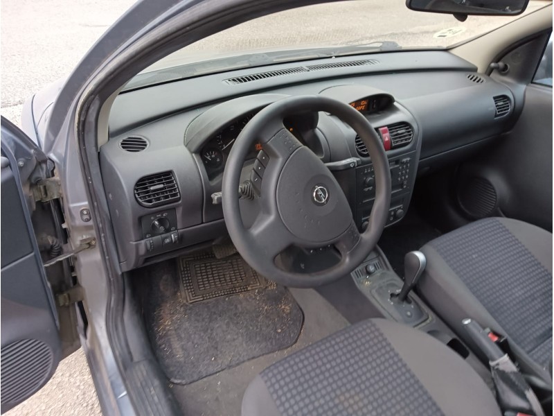 opel corsa c (x01) del año 2002