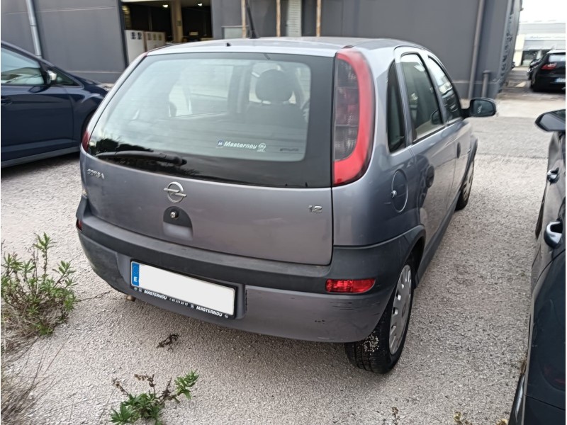 opel corsa c (x01) del año 2002