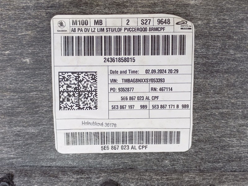 Recambio de guarnecido puerta trasera izquierda para skoda octavia iv (nx3, nn3, pv3) 2.0 tdi referencia OEM IAM  5E6867211 