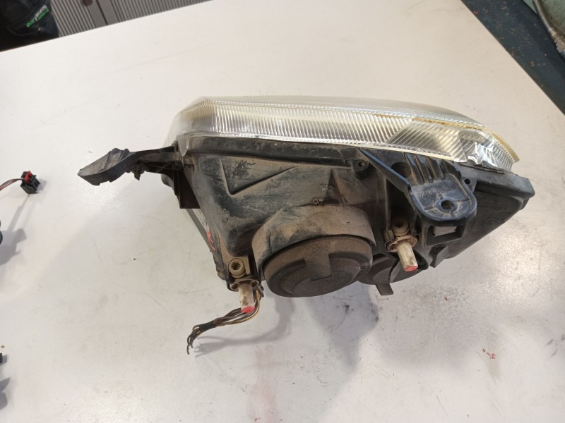 Recambio de faro derecho para opel meriva a monospace (x03) 1.7 dti (e75) referencia OEM IAM 93175365  
