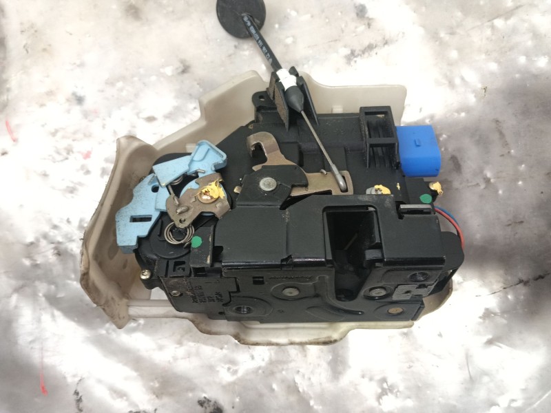 Recambio de cerradura puerta delantera izquierda para volkswagen golf v (1k1) 1.9 tdi referencia OEM IAM   