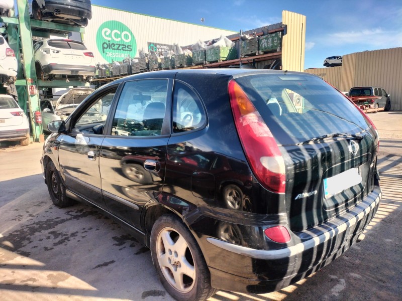 nissan almera tino (v10) del año 2002