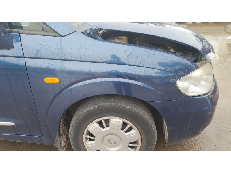 Recambio de aleta delantera derecha para ssangyong rodius i 2.7 xdi referencia OEM IAM 5182121000  