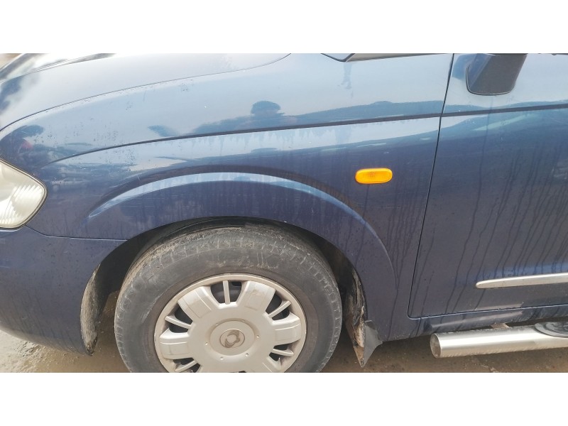 Recambio de aleta delantera izquierda para ssangyong rodius i 2.7 xdi referencia OEM IAM 5181121000  