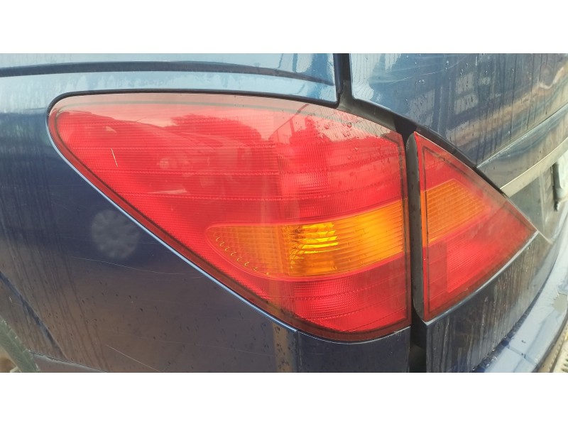 Recambio de piloto trasero izquierdo para ssangyong rodius i 2.7 xdi referencia OEM IAM 8360121304/1  