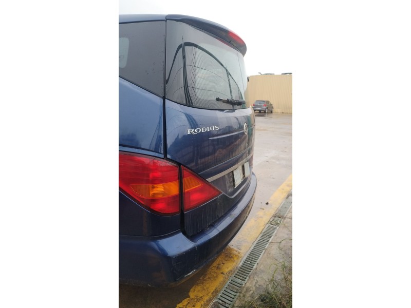 Recambio de porton trasero para ssangyong rodius i 2.7 xdi referencia OEM IAM 6401121101  