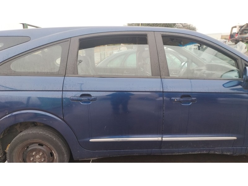 Recambio de puerta trasera derecha para ssangyong rodius i 2.7 xdi referencia OEM IAM 6300421101  