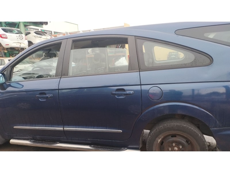 Recambio de puerta trasera izquierda para ssangyong rodius i 2.7 xdi referencia OEM IAM 6300321101  