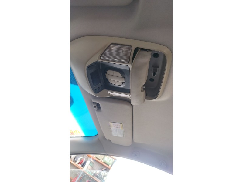 Recambio de luz interior delantera central para ssangyong rodius i 2.7 xdi referencia OEM IAM   