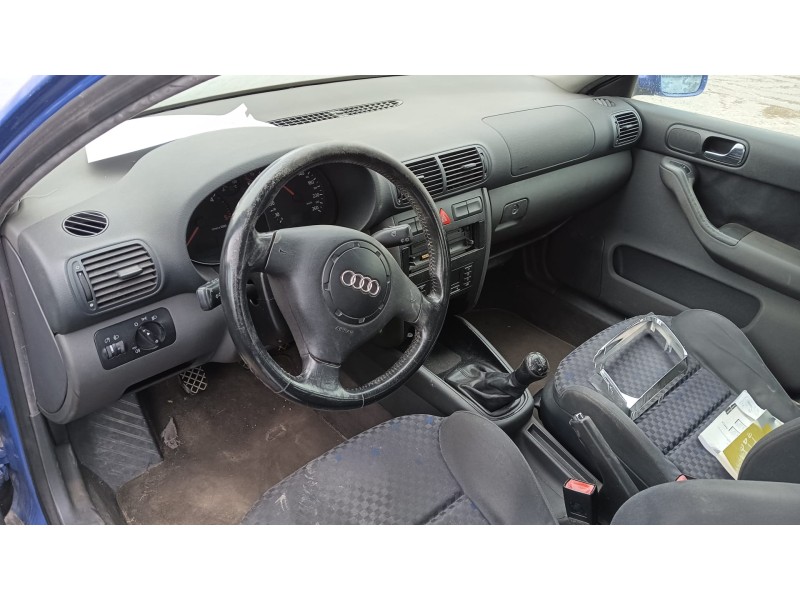 audi a3 (8l1) del año 2000
