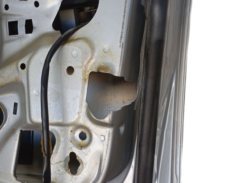 Recambio de puerta delantera derecha para mercedes-benz clase c (w202) c 220 cdi (202.133) referencia OEM IAM 202720160528  