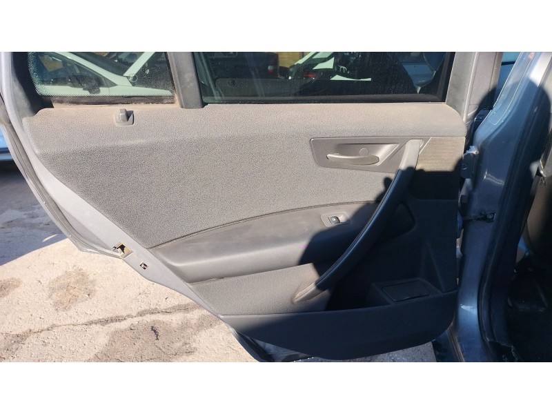 Recambio de guarnecido puerta trasera izquierda para bmw x3 (e83) 2.5 i referencia OEM IAM   