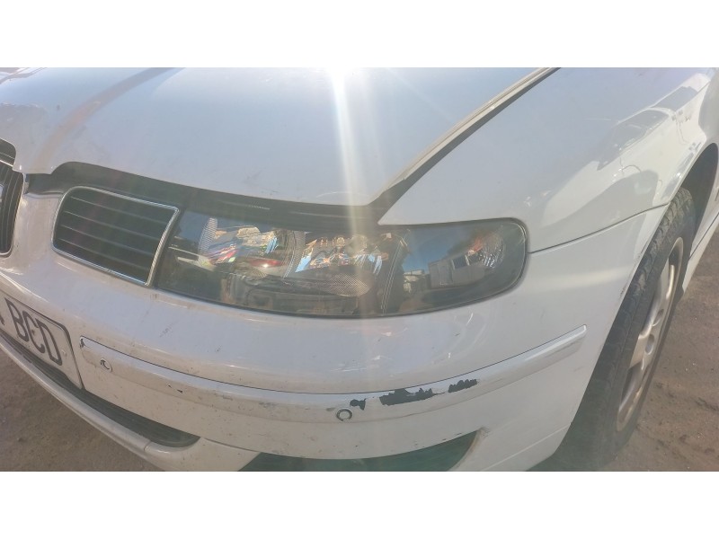 Recambio de faro izquierdo para seat toledo ii (1m2) 1.9 tdi referencia OEM IAM   