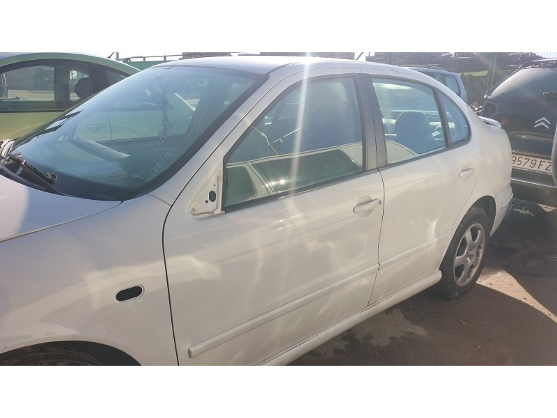 Recambio de puerta delantera izquierda para seat toledo ii (1m2) 1.9 tdi referencia OEM IAM   