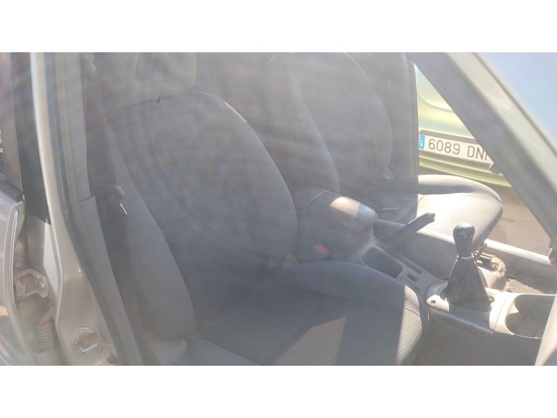 Recambio de asiento delantero derecho para toyota rav 4 ii (_a2_) 2.0 d 4wd (cla20_, cla21_) referencia OEM IAM   