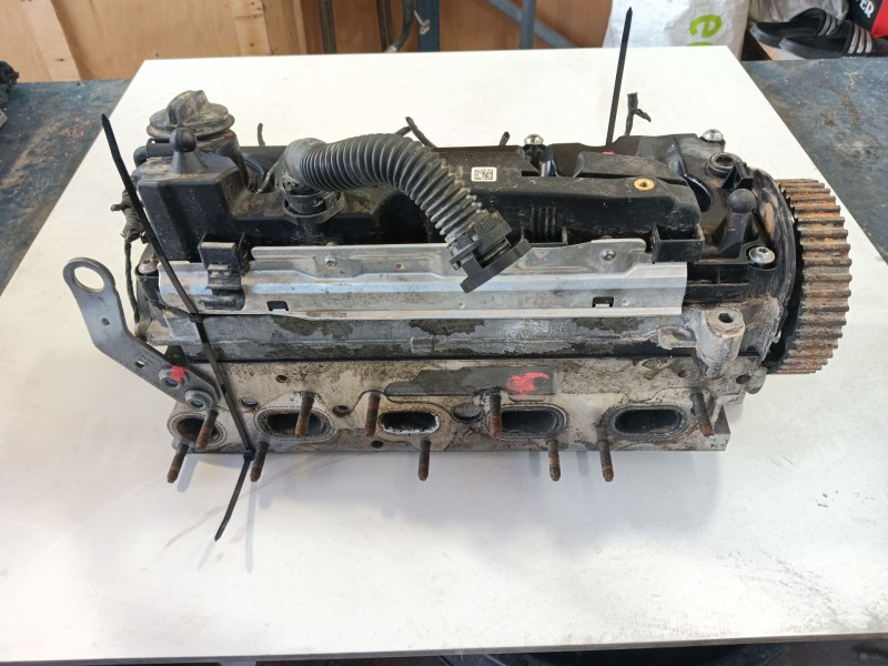 Recambio de culata para seat ateca 5fp / fdffax0 khp8pz xperience at referencia OEM IAM 04L103064A  