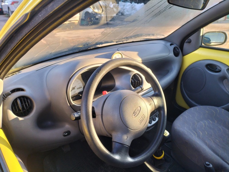 ford ka (rb_) del año 2000