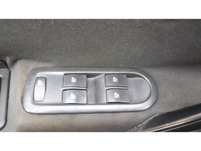 Recambio de mando elevalunas delantero izquierdo para renault megane ii (bm0/1_, cm0/1_) 1.5 dci (bm1f, cm1f) referencia OEM IAM