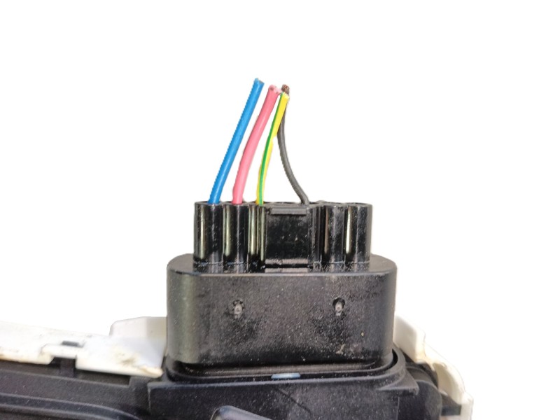 Recambio de cerradura puerta delantera derecha para mg zs suv (azs1) 1.0 t-gdi referencia OEM IAM 10640588  