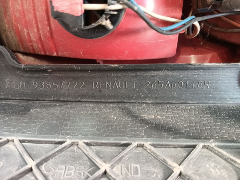 Recambio de piloto trasero derecho para opel vivaro a furgoneta (x83) 2.0 cdti (f7) referencia OEM IAM 93852716  