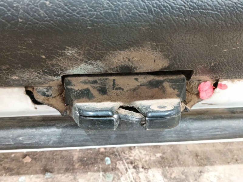 Recambio de porton trasero para peugeot partner monospace (5_, g_) 1.9 d referencia OEM IAM 8701W9  