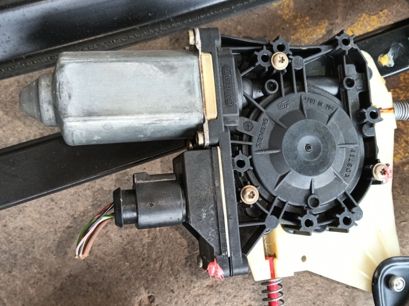 Recambio de elevalunas delantero derecho para audi a3 (8l1) 1.9 tdi referencia OEM IAM 8L4837462  