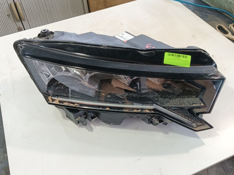 Recambio de faro derecho para skoda octavia iv (nx3, nn3, pv3) 2.0 tdi referencia OEM IAM   