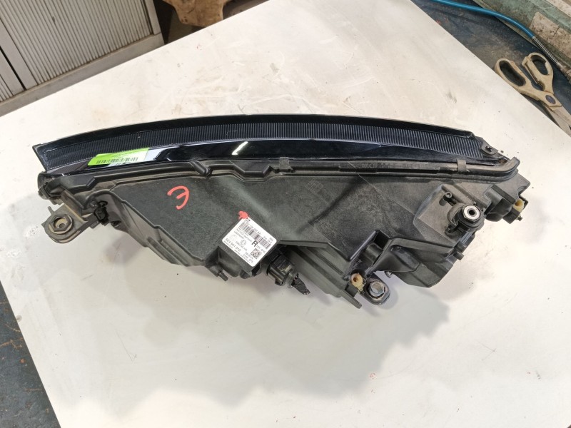 Recambio de faro derecho para skoda octavia iv (nx3, nn3, pv3) 2.0 tdi referencia OEM IAM   