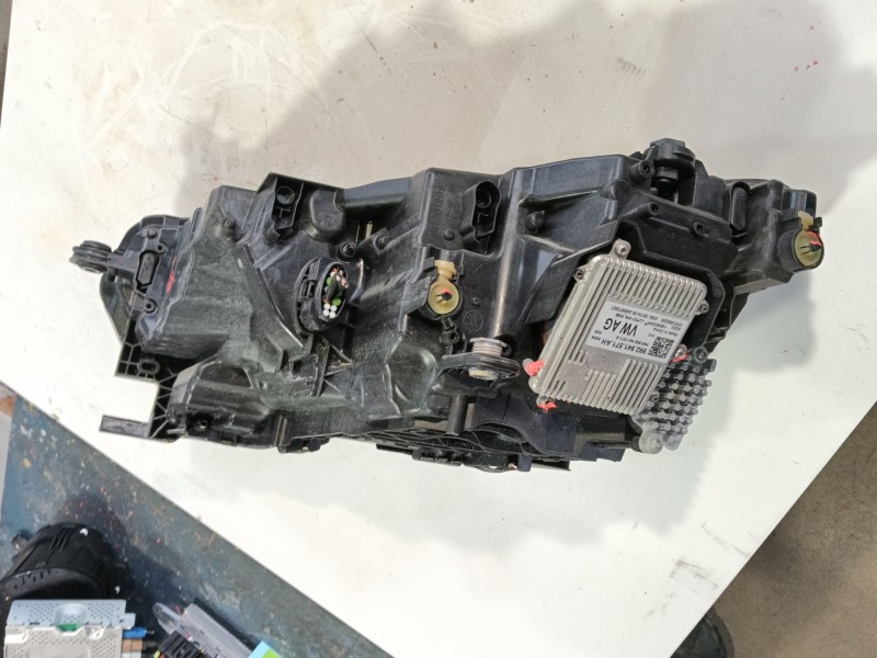 Recambio de faro derecho para skoda octavia iv (nx3, nn3, pv3) 2.0 tdi referencia OEM IAM   