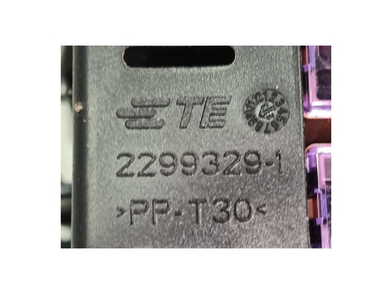 Recambio de caja reles / fusibles para mg zs suv (azs1) 1.0 t-gdi referencia OEM IAM   