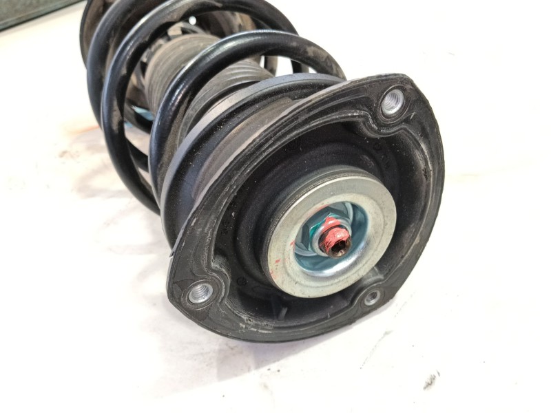 Recambio de amortiguador delantero derecho para skoda octavia iv (nx3, nn3, pv3) 2.0 tdi referencia OEM IAM   