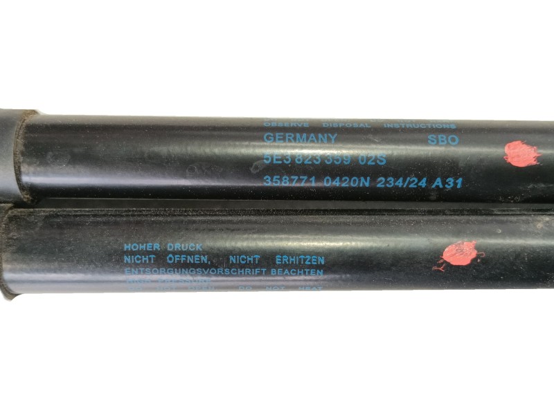 Recambio de amortiguadores capo para skoda octavia iv (nx3, nn3, pv3) 2.0 tdi referencia OEM IAM   