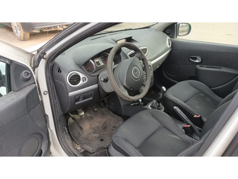 renault clio iii grandtour (kr0/1_) del año 2010