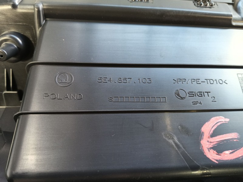 Recambio de guantera para skoda octavia iv (nx3, nn3, pv3) 2.0 tdi referencia OEM IAM   